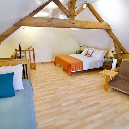 Bed and Breakfast O Trois Oliviers Louin Exterior foto